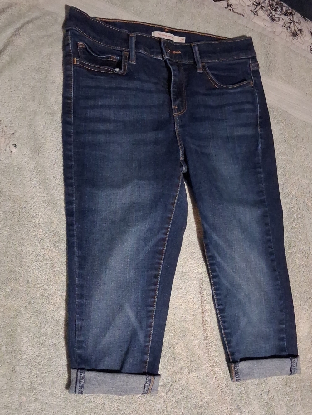 Women’s Dark Blue Stretch Capris Jeans